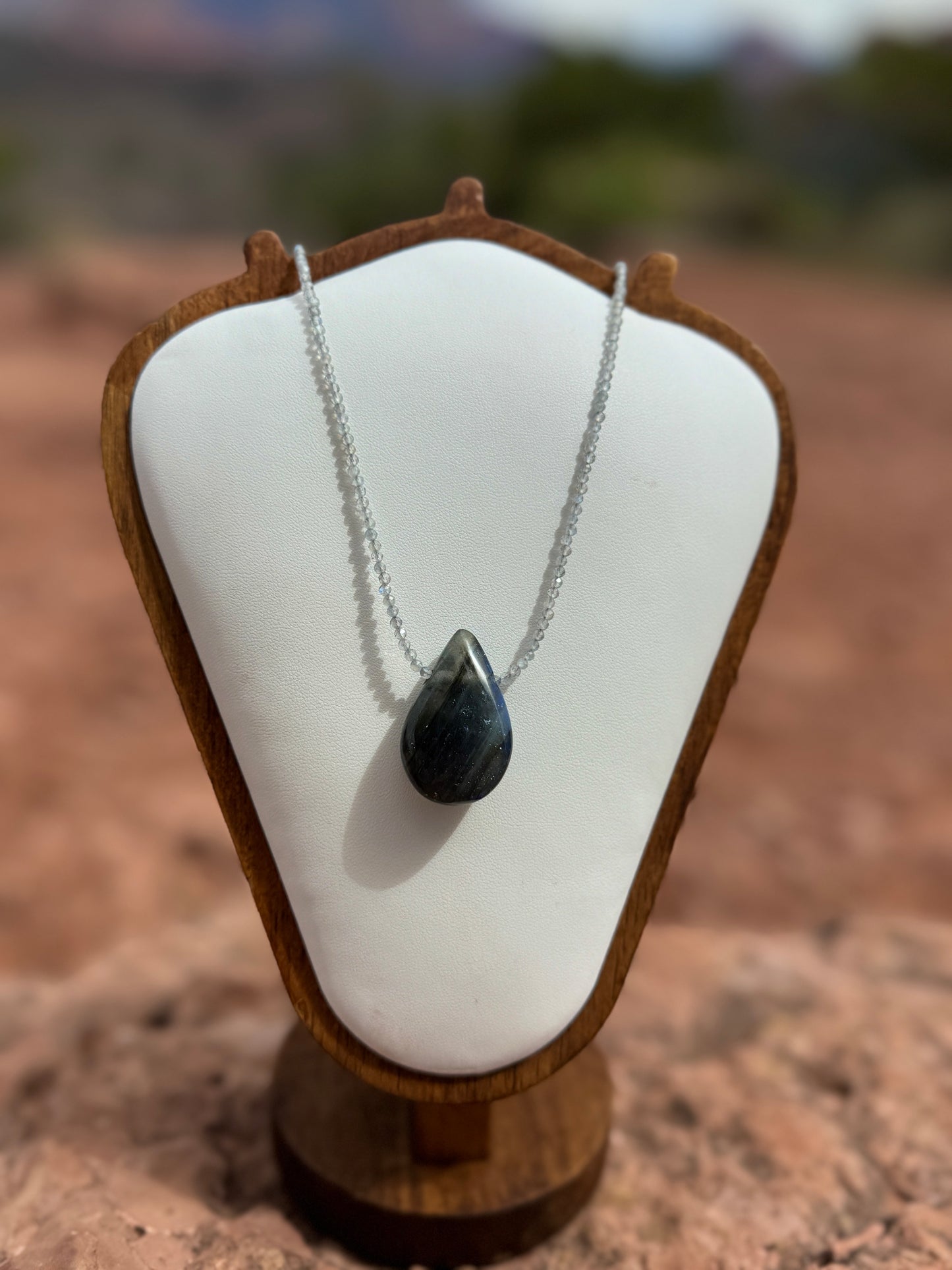Labradorite Necklace With Pendant